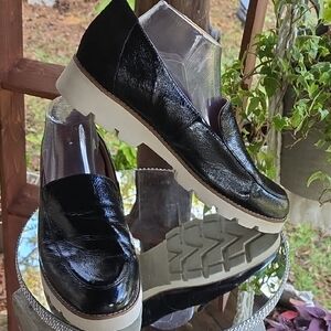 Vionic Kensley Black Patent Leather White Lug Sole Orthotic Loafers Size 11